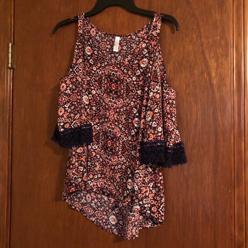 Shirt with off the shoulder sleeves!